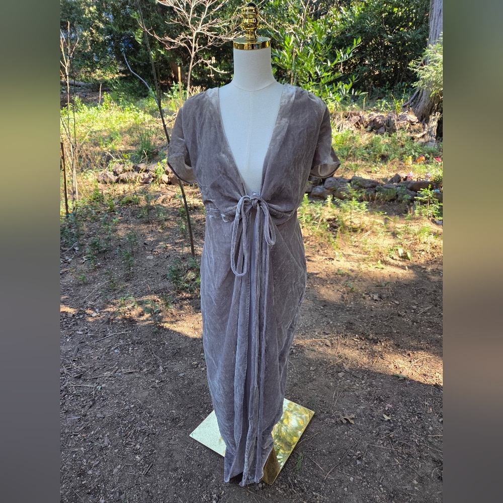 Wayf Sophisticated Gray‎ Tie Dress
